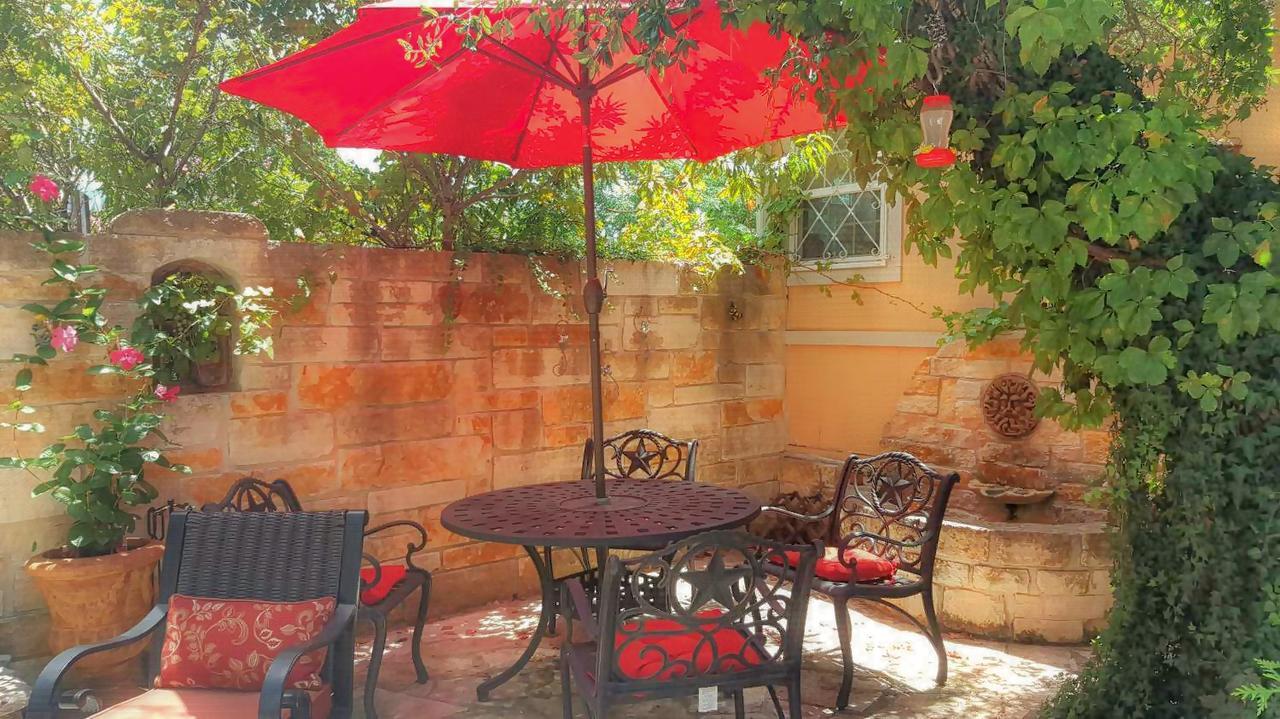Rarumpelpunzeldornaschenwittchen Bed & Breakfast 3*
